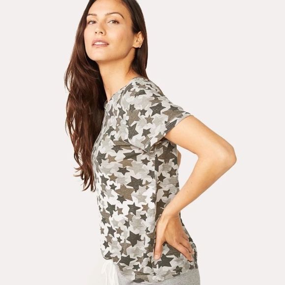 Monrow Soft Green Star Camo T-Shirt + Monrow Green Star Camo Shorts NWT 2 Items - Picture 11 of 16